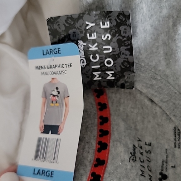 3 for $21 item🎉Disney Men's Mickey Mouse T-shirt - Picture 4 of 4